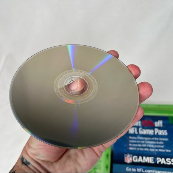 Madden NFL 17 XBOX ONE Used Great Condition Complete. - Picture 5 of 5